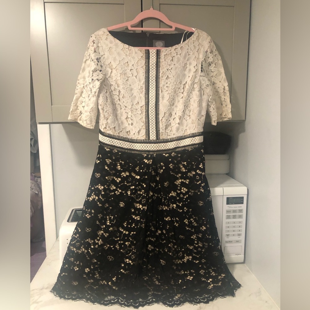 Lovely Vince Camuto black and white dress, size 6, 

Fit & Flair